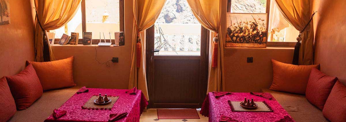 Riad-Atlas-Panorama-Imlil-Living-room-6-1200x423 Nos chambres privées à Imlil